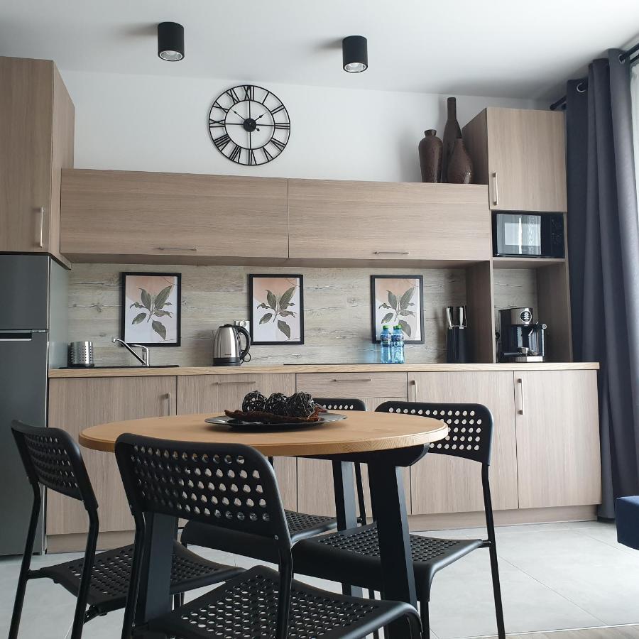 Q Apart Coral - Studio, Manufaktura, Parking Gratis, Tv Max, Fv, Gwarancja Zadowolenia Apartment Lodz  Exterior photo